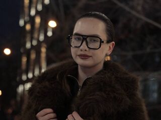 teaser cam LatanyaDunkley