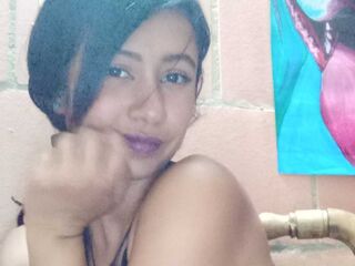 camgirl fingering shaved pussy LauSommers