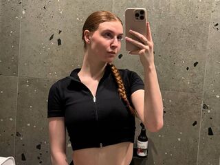 cam girl picture LessieNunz
