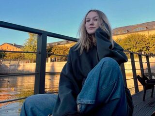 cam slut video chat LillyStill