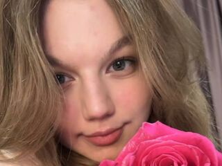 chatroom webcam pic LinnGrimshaw