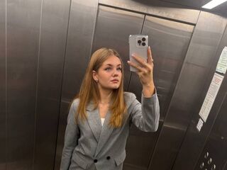 hot webcam show LizzieIacovino