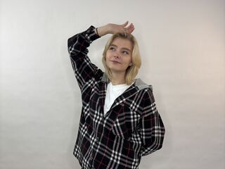 cam whore LorieYancy