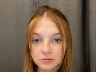 hot strip tease webcam LuciMayala