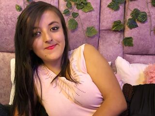 naked webcam girl photo LucyBelleh