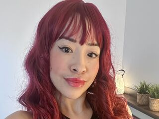 cam girl masturbating with vibrator LuluCabello