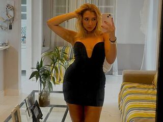 topless LunaVeller