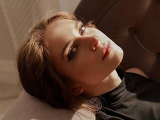 cam girl fingering MargaretMuller