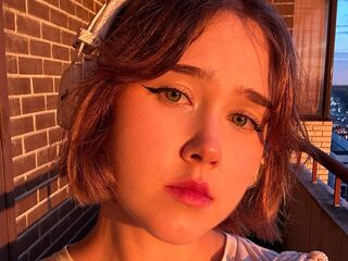 camgirl spreading pussy MarilynSwinerton