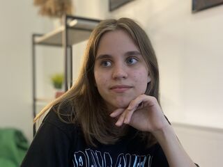 topless webcamgirl MelisaVonk