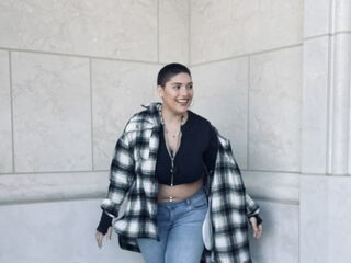 hot strip tease webcam MercedesGreen