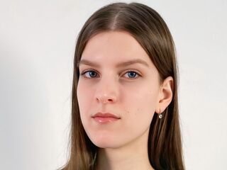 girl camsex MyrtieKatula