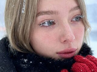 camslut showing pussy PorscheBaliga