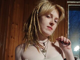 camslut showing tits Qoshka
