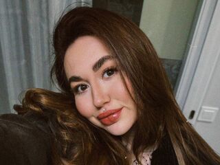 topless camgirl RoxannaDefilippo