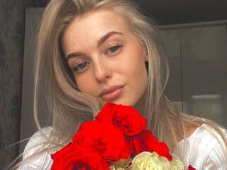 camgirl masturbating with sex toy SamantaKittie