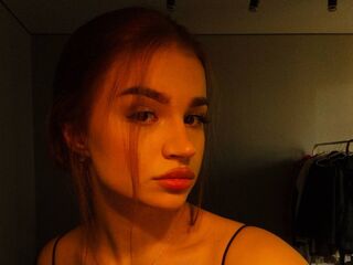 camwhore masturbating with sextoy SandaEun