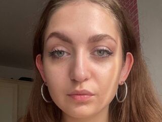 hot cam girl fingering shaved pussy ShaniFland