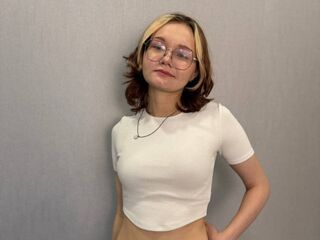 webcamgirl chat room ShemikaDestro