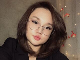 cam girl masturbating with dildo ShielaQuam