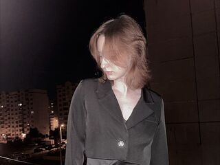 camgirl photo ShirleenWiens