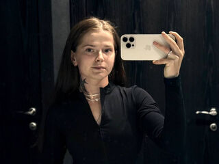 free adult cam SilvaNayee