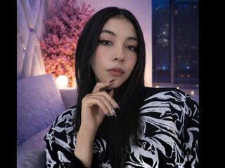 camslut topless SophieFoxi