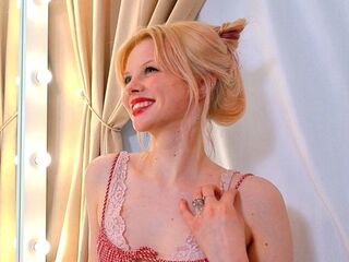 naked cam girl masturbating with dildo StacyValeon