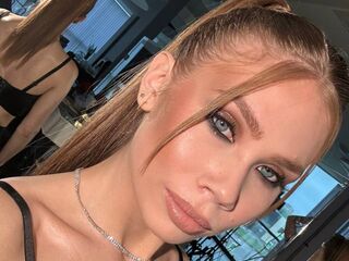 beautiful cam girl TawnyaCarwell